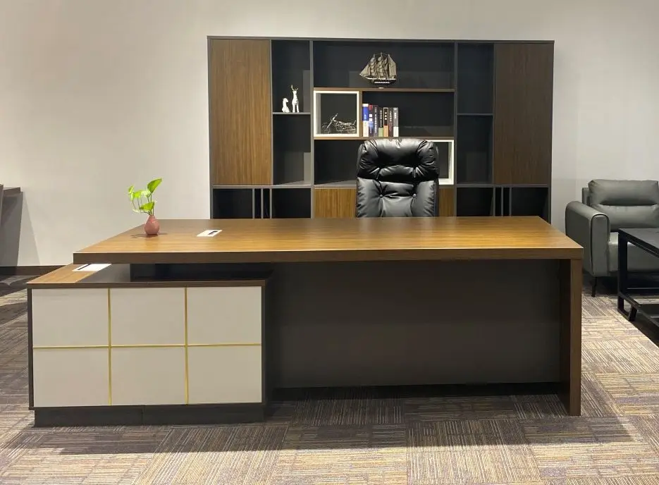 重慶辦公家具選購指南：老板桌材質(zhì)怎么選？